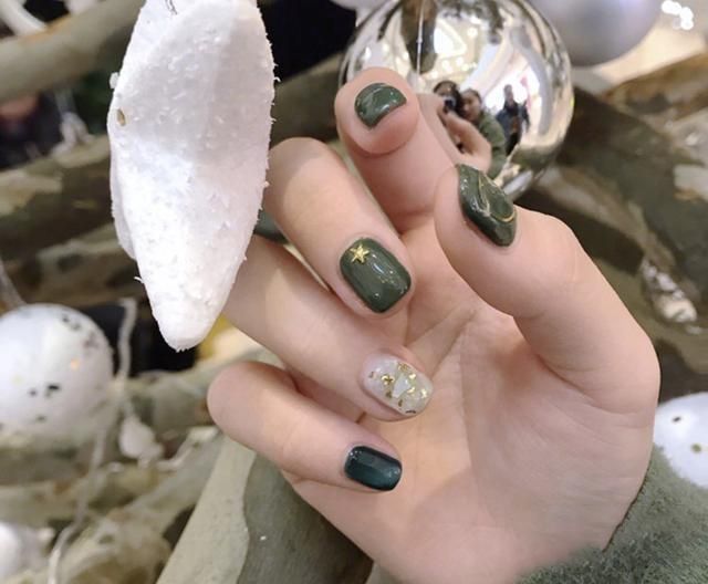 小清新绿色美甲款式：清透绿色美甲